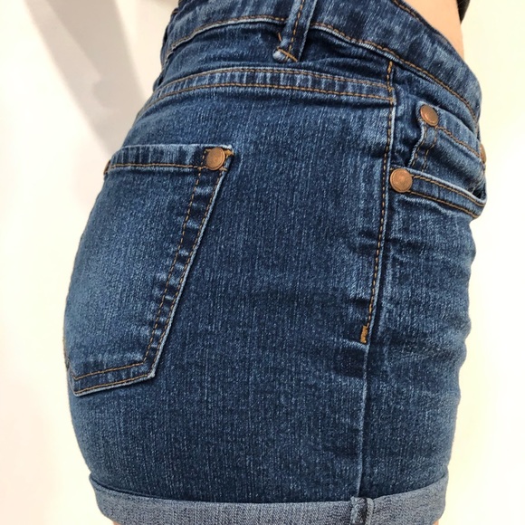 Low-Rise Jean Shorts - Picture 2 of 6